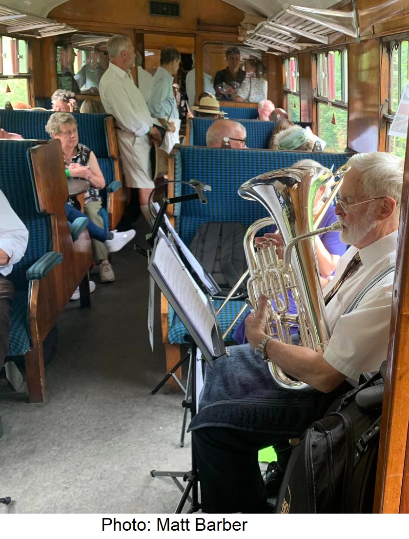 40s music aboard Severn Valley Railway